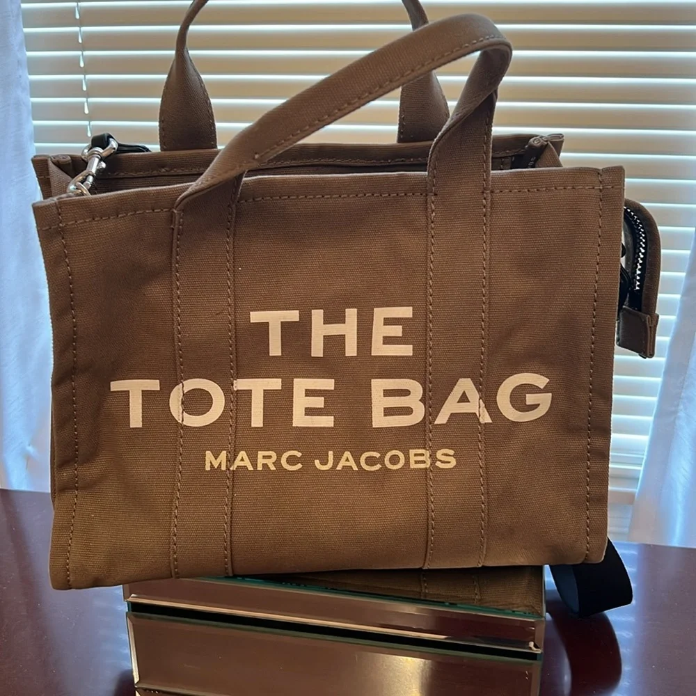 Marc Jacobs Tan Tote Bag *EUC* - Picture 5 of 5